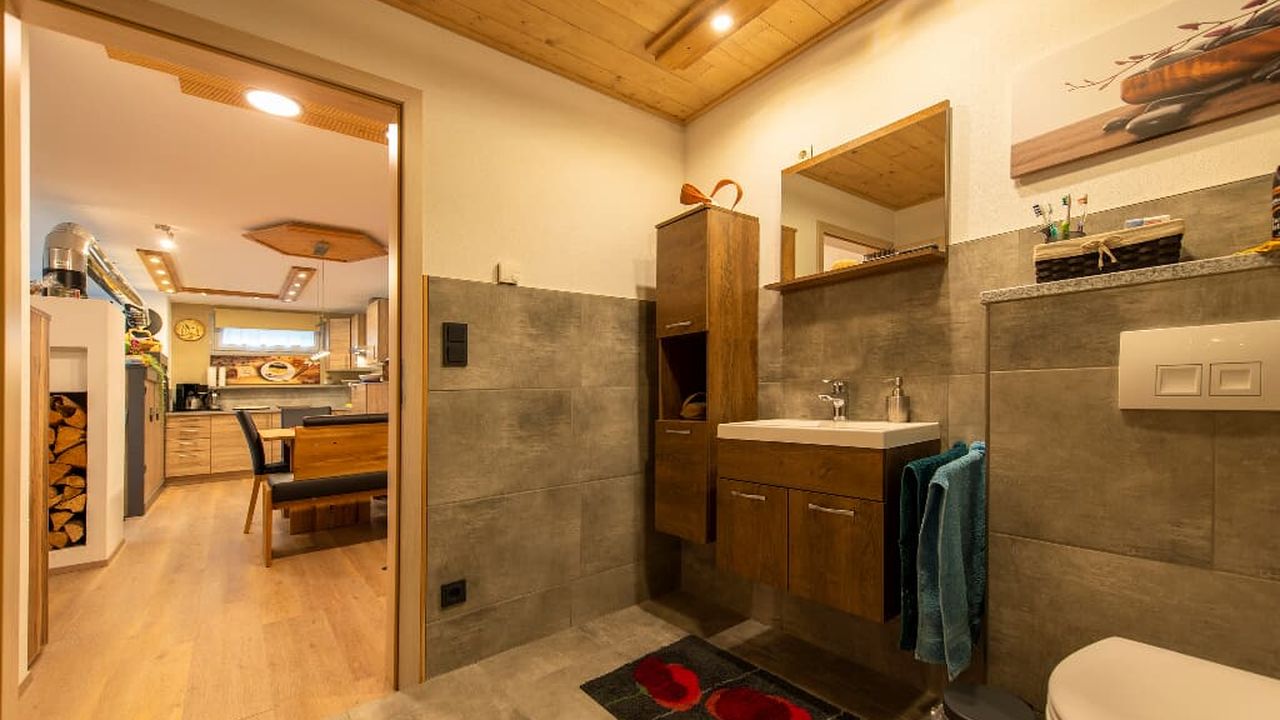 Bad / Dusche Bad / Dusche